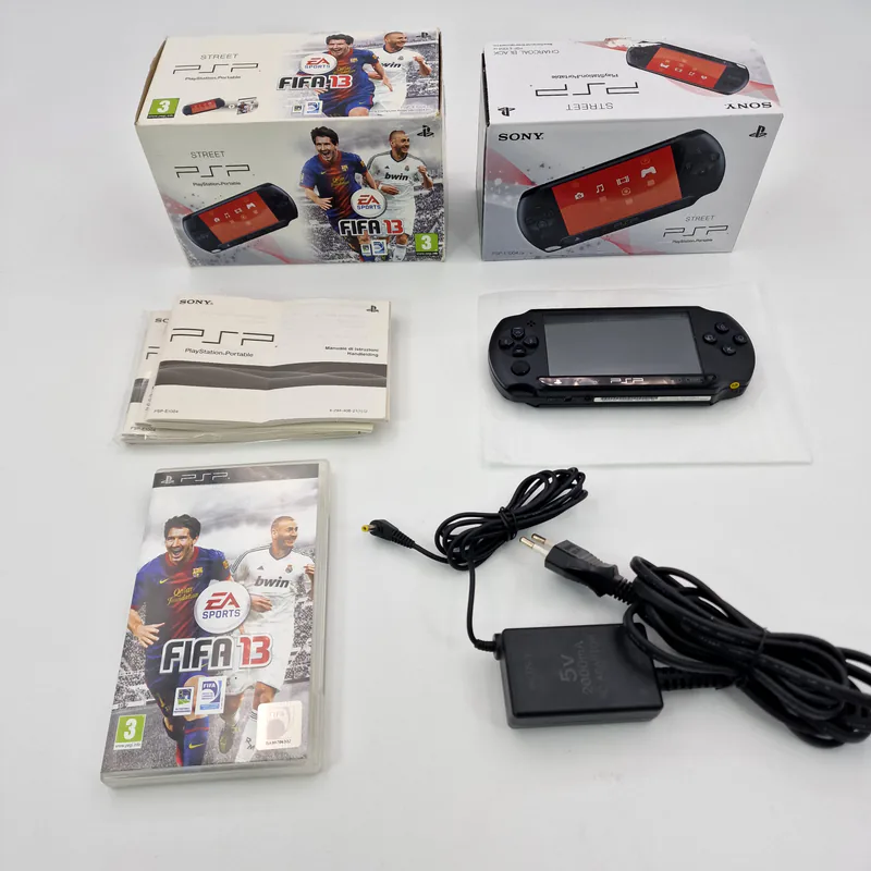 PSP Street E-1004 Charcoal Black - Fifa 13 Lionel Messi & Karim Benzema (France) - 圖片 2/5