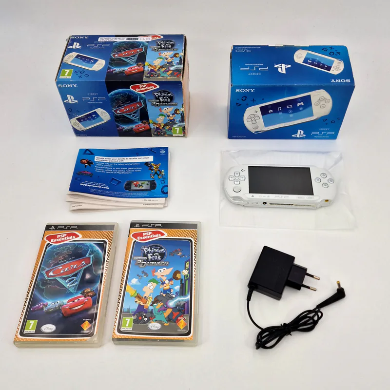 PSP Street E-1004 Ice White - Disney Cars 2 + Phineas & Ferb 2D Dimension Essentials Edition (France) - 圖片 2/6